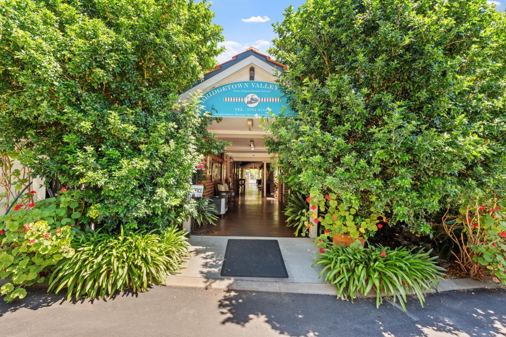 Bridgetown Valley Lodge Exterior photo